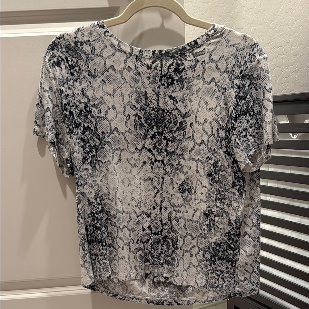 Nordstrom Gray and White Short Sleeve Blouse